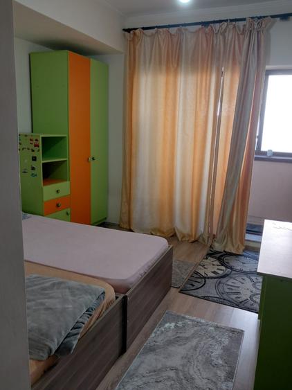 Apartament cu 3 camere în Tomis Nord