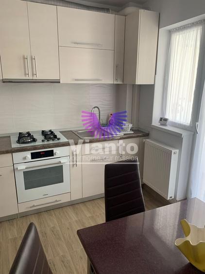 Apartament cu 3 camere decomandat, mobilat în Vasile Aaron