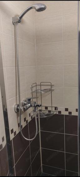 Apartament cu 3 camere decomandat, mobilat în Calea București