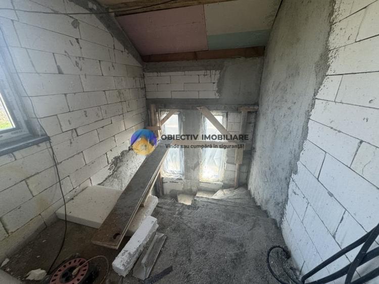 Casă individuală cu 4 camere cu Teren 953 Mp în Gura Văii