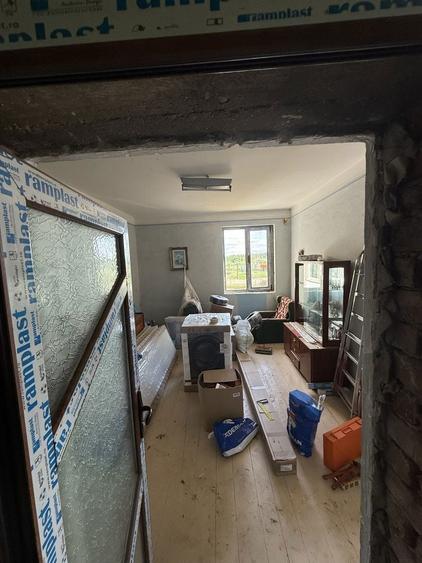 Apartament cu 3 camere decomandat în Filipești