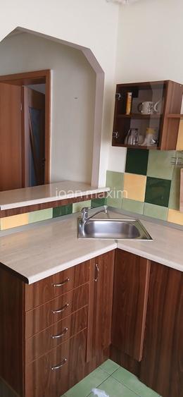Inchiriez apartament in Racadau