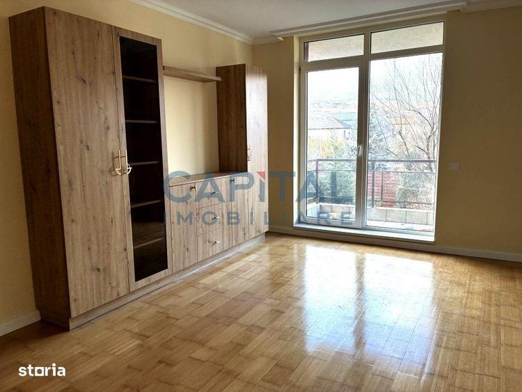 Apartament cu 2 camere semidecomandat, mobilat în Borhanci