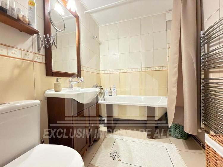 Apartament cu 3 camere decomandat, mobilat în Ampoi 3