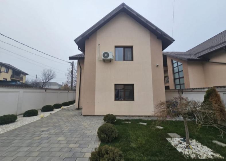 Casă cu 4 camere cu Teren 290 Mp în Lăpuș