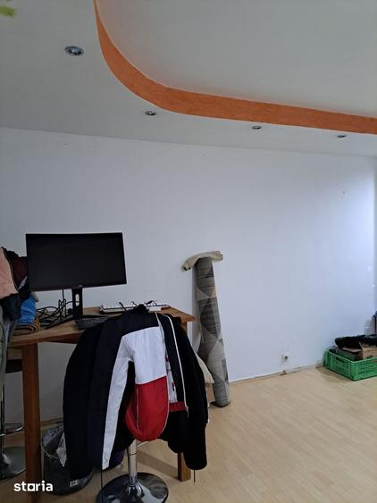 Apartament cu 3 camere în Decebal