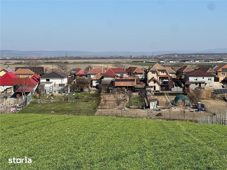 Teren de 5375 mp, în Oșorhei