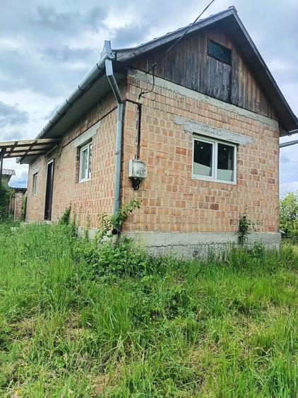 Casă cu 2 camere cu Teren 1850 Mp în Valea Mare de Criș