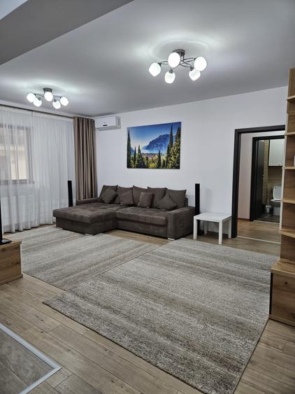 Apartament cu 3 camere semidecomandat în Drumul Taberei
