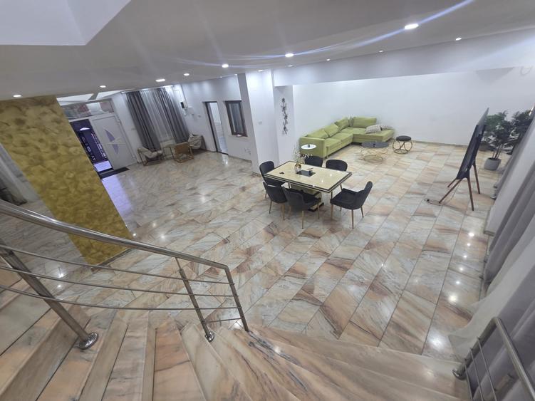 Casă individuală cu 9 camere cu Teren 150 Mp în Brătianu