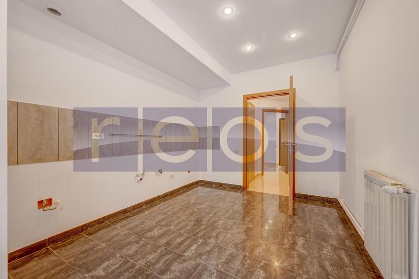 Apartament cu 4 camere decomandat în Primăverii