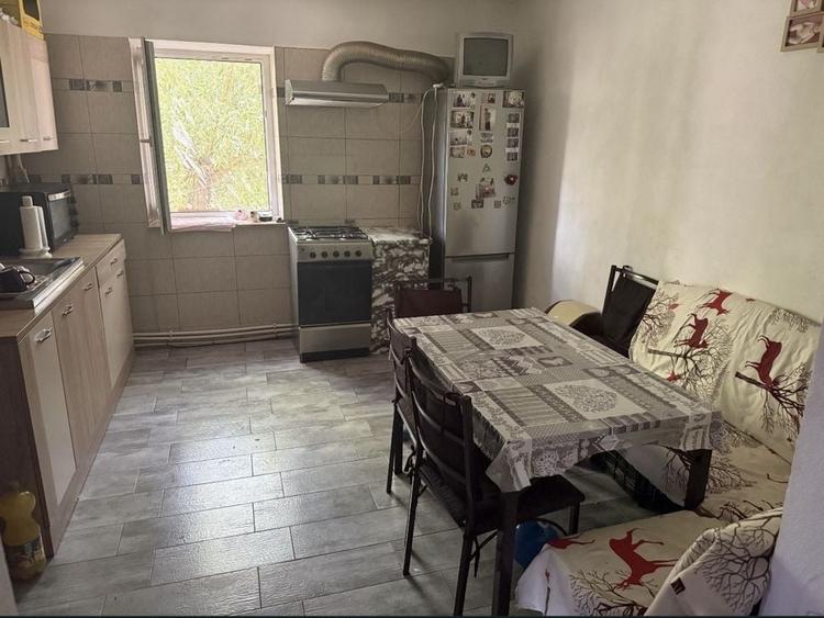 Apartament cu 2 camere decomandat în Chimindia