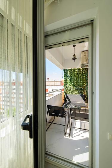 Apartament cu 3 camere semidecomandat în Central