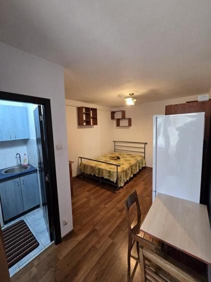 Garsonieră decomandată, mobilată în Galata