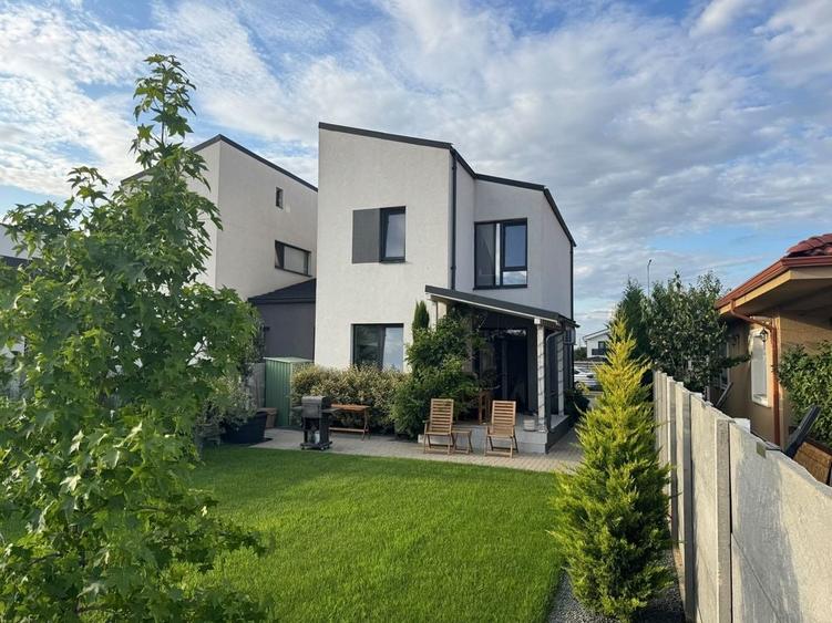 Casă cu 3 camere cu Teren 350 Mp în Dumbrăvița