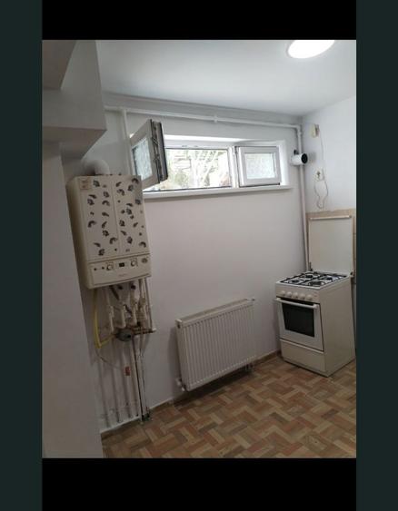 Garsonieră decomandată în Zețarilor