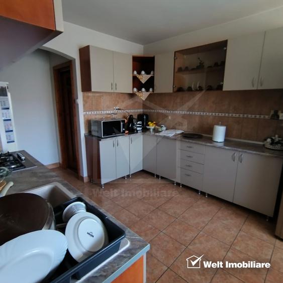 Casă individuală cu 6 camere cu Canalizare în Între Lacuri