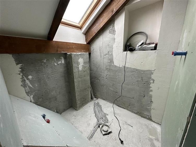 Casă individuală cu 4 camere cu Canalizare în Energiei