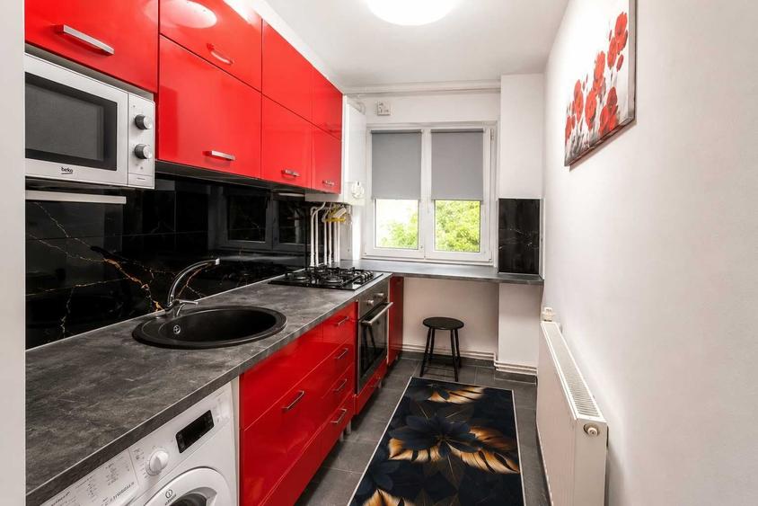 Apartament cu 3 camere semidecomandat în Spitalul Județean