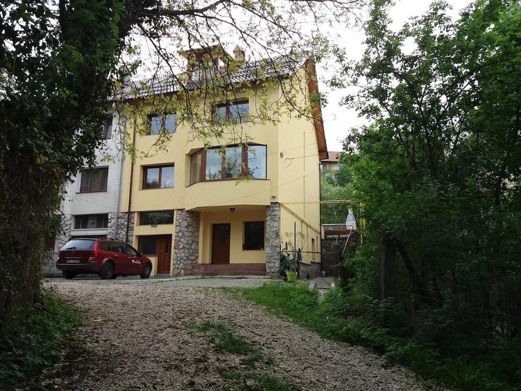 Garsonieră decomandată în Central