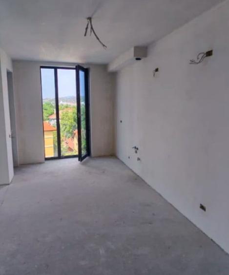 Apartament cu 2 camere semidecomandat în Andrei Mureșanu