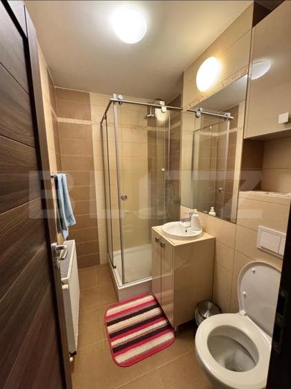 Apartament cu 4 camere decomandat, mobilat în Tudor