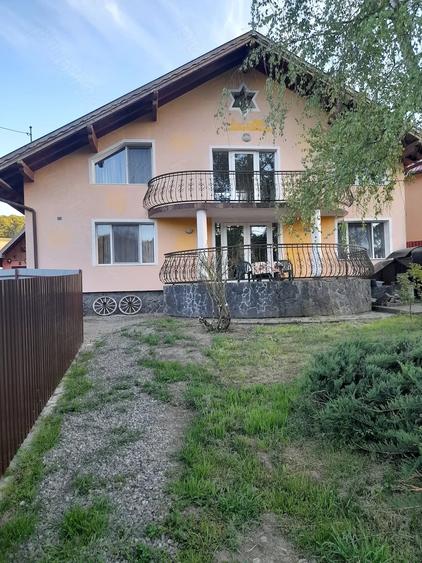 Casă cu Teren 470 Mp în Bărdești