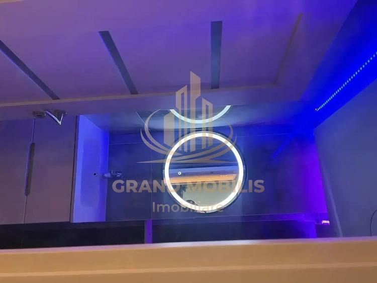 Apartament cu 3 camere semidecomandat în Soarelui
