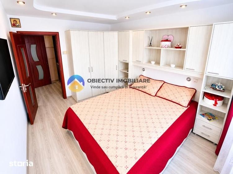 Apartament cu 3 camere semidecomandat în Dărmănești