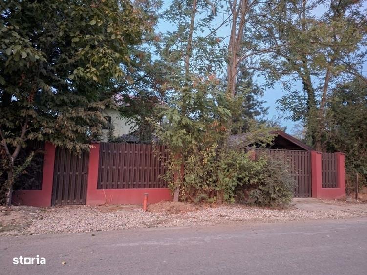 Casă cu 4 camere cu Teren 1291 Mp în Joița