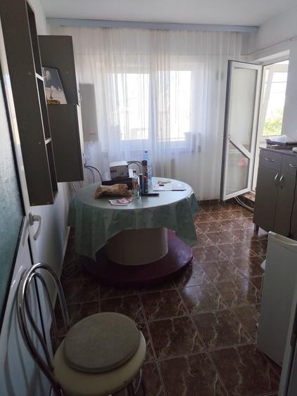 Proprietar, vand apartament 3 camere decomandat, zona Donici -brutaria M49 - 4