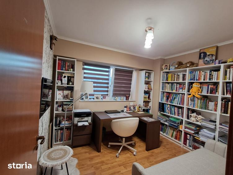 Apartament cu 4 camere în Republicii