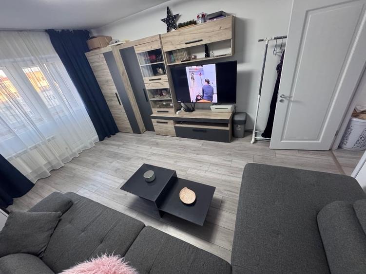 Apartament cu 2 camere decomandat, mobilat în Central