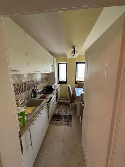 Apartament cu 3 camere decomandat, mobilat în Spitalul Județean