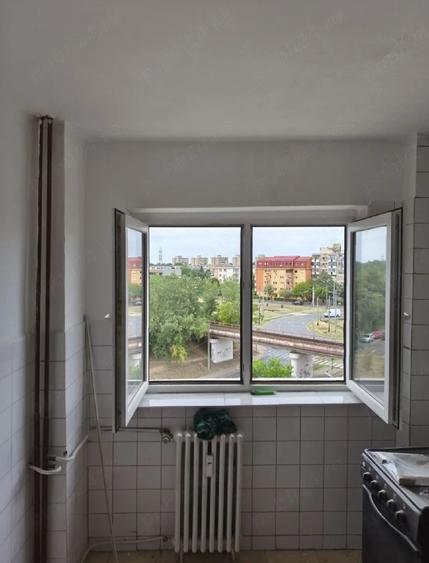 Apartament cu 4 camere decomandat în Micălaca