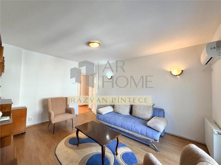 Apartament cu 3 camere decomandat, mobilat în Ultracentral