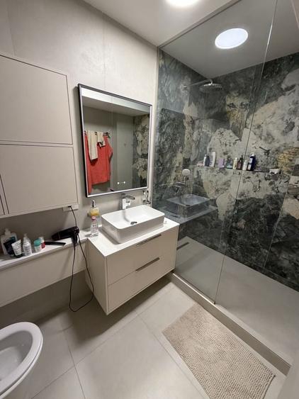 Apartament cu 3 camere semidecomandat în Copou