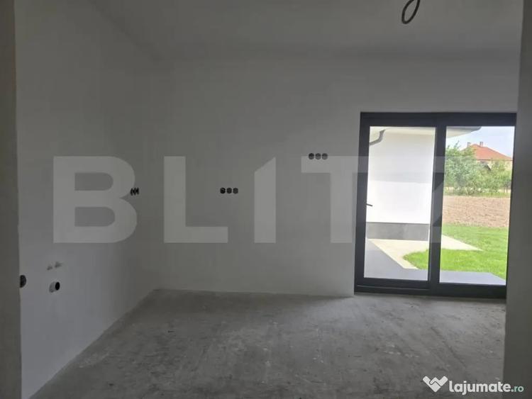 Casă cu 2 camere cu Teren 780 Mp în Lazuri