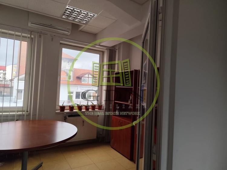 Birou, de 35 mp, în Terezian