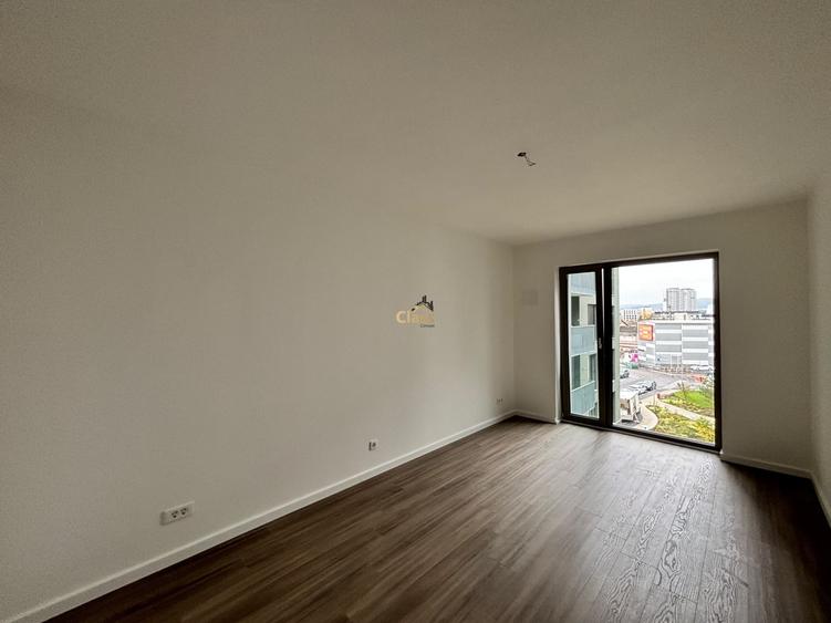 Apartament cu 3 camere semidecomandat în Semicentral