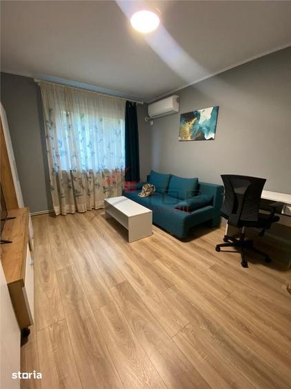 Apartament cu 2 camere semidecomandat în Podu Roș
