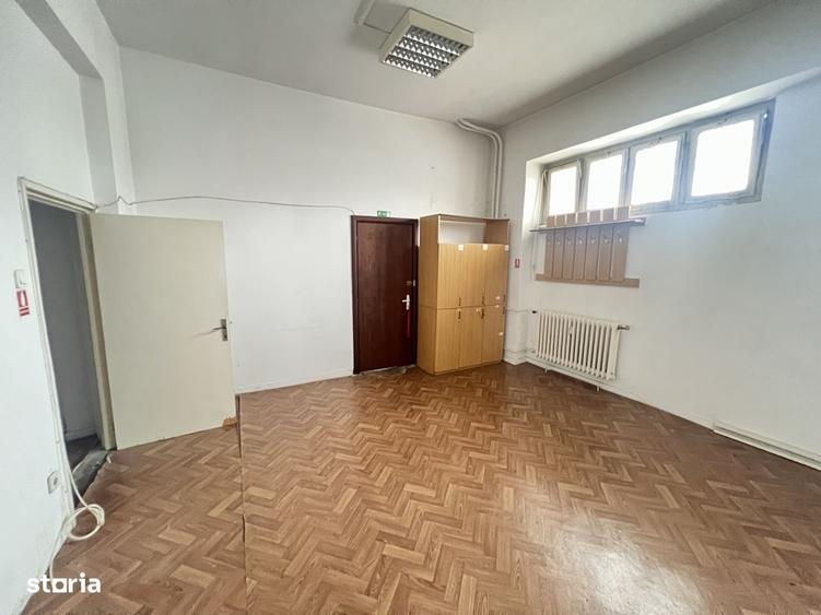 Spațiu comercial, de 100 mp, în Central