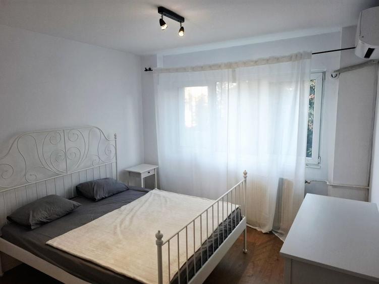 Apartament cu 3 camere decomandat în Titulescu
