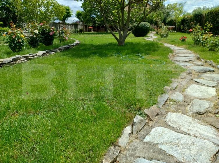 Casă individuală cu 4 camere cu Teren 1500 Mp în Malu Mare