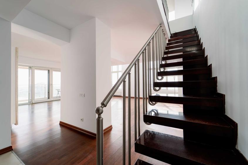 Apartament cu 3 camere decomandat în Dudești