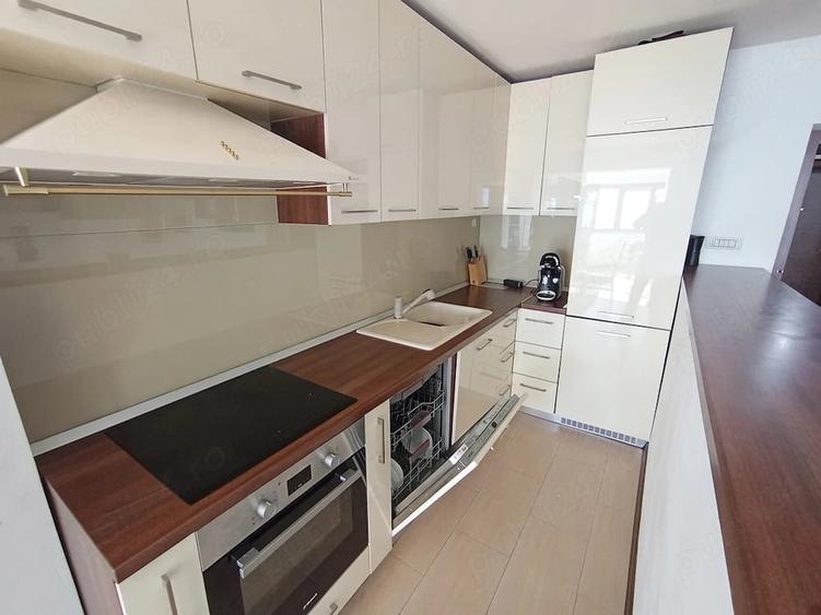 Apartament cu 3 camere decomandat, mobilat în Faleza Nord