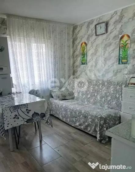 Apartament cu 2 camere semidecomandat în Micro 9