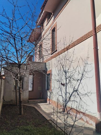 Casă cu 4 camere în Ceardac