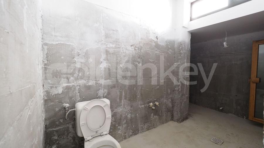 Duplex cu 6 camere cu Canalizare în Iancu Nicolae