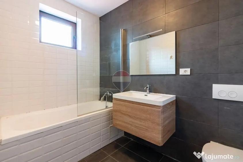 Casă cu 6 camere cu Teren 751 Mp în Corbeanca